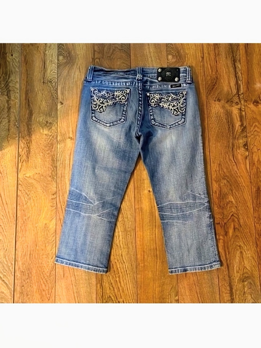 Gorgeous Y2K Miss Me Cropped Jeans With Embroidered Back Pockets 18” Inseam